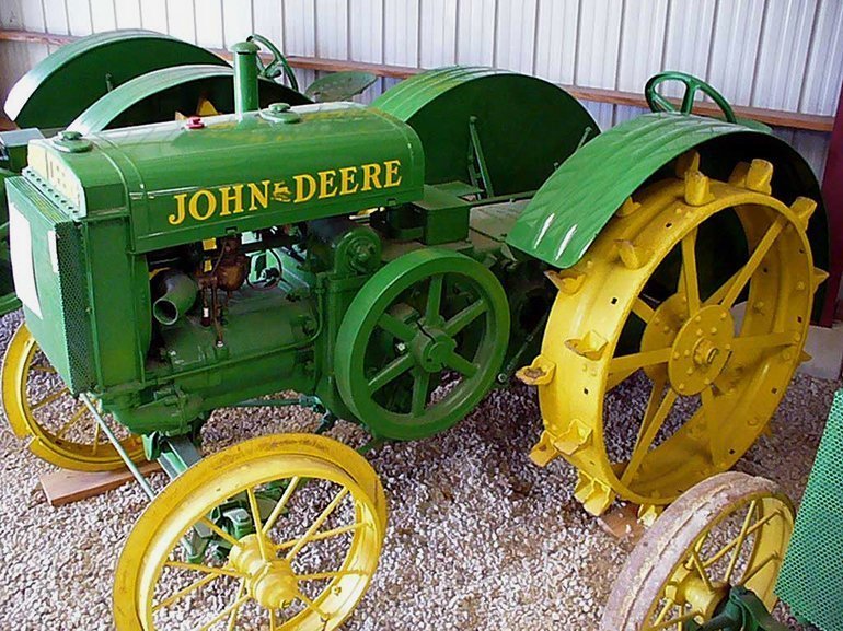 Психология цвета: значение зелёного цвета для John Deere