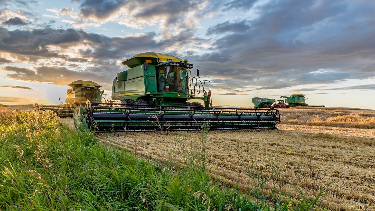 Психология цвета: значение зелёного цвета для John Deere